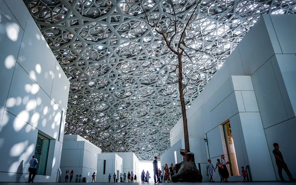 Creating Engaging and Tailored Museum and Gallery Tours in the UAE